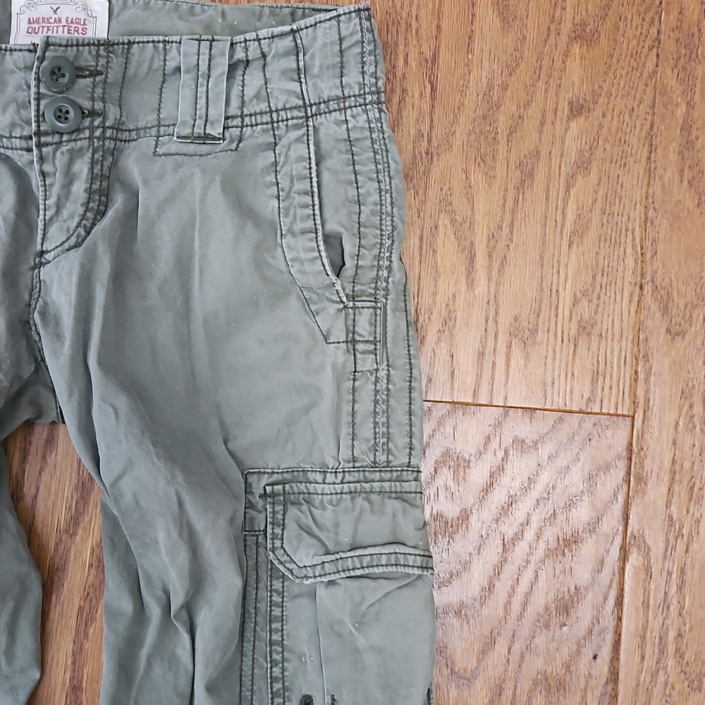 American Eagle Olive Baggy Cargo pants size 0 - Picture 3 of 6